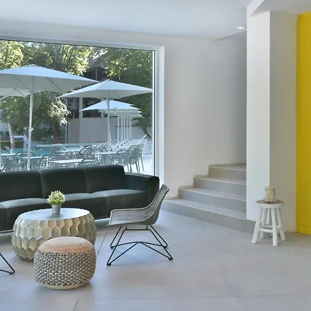 Ibis Styles Roomer Hotel