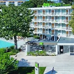Hotel Ibis Styles Roomer 4*