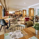Ibis Styles Roomer Hotel