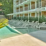 Ibis Styles Roomer Hotel Golden Sands