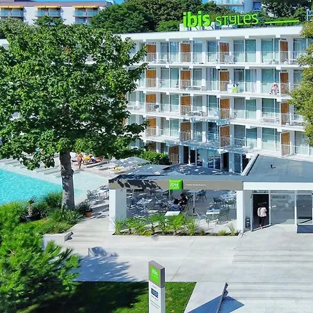 Hotel Ibis Styles Roomer 4*