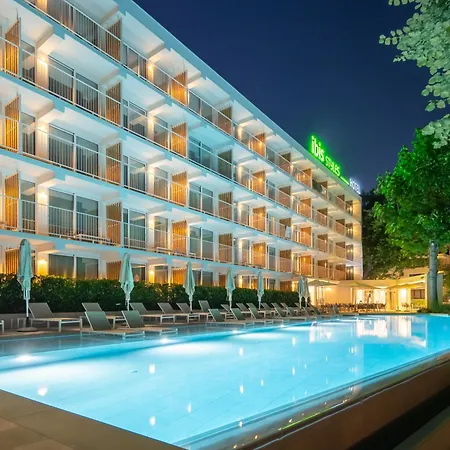 Ibis Styles Roomer 호텔 골든샌드