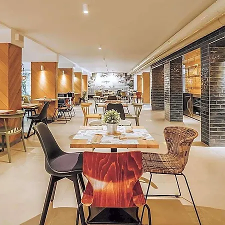 Ibis Styles Roomer 4* Golden Sands